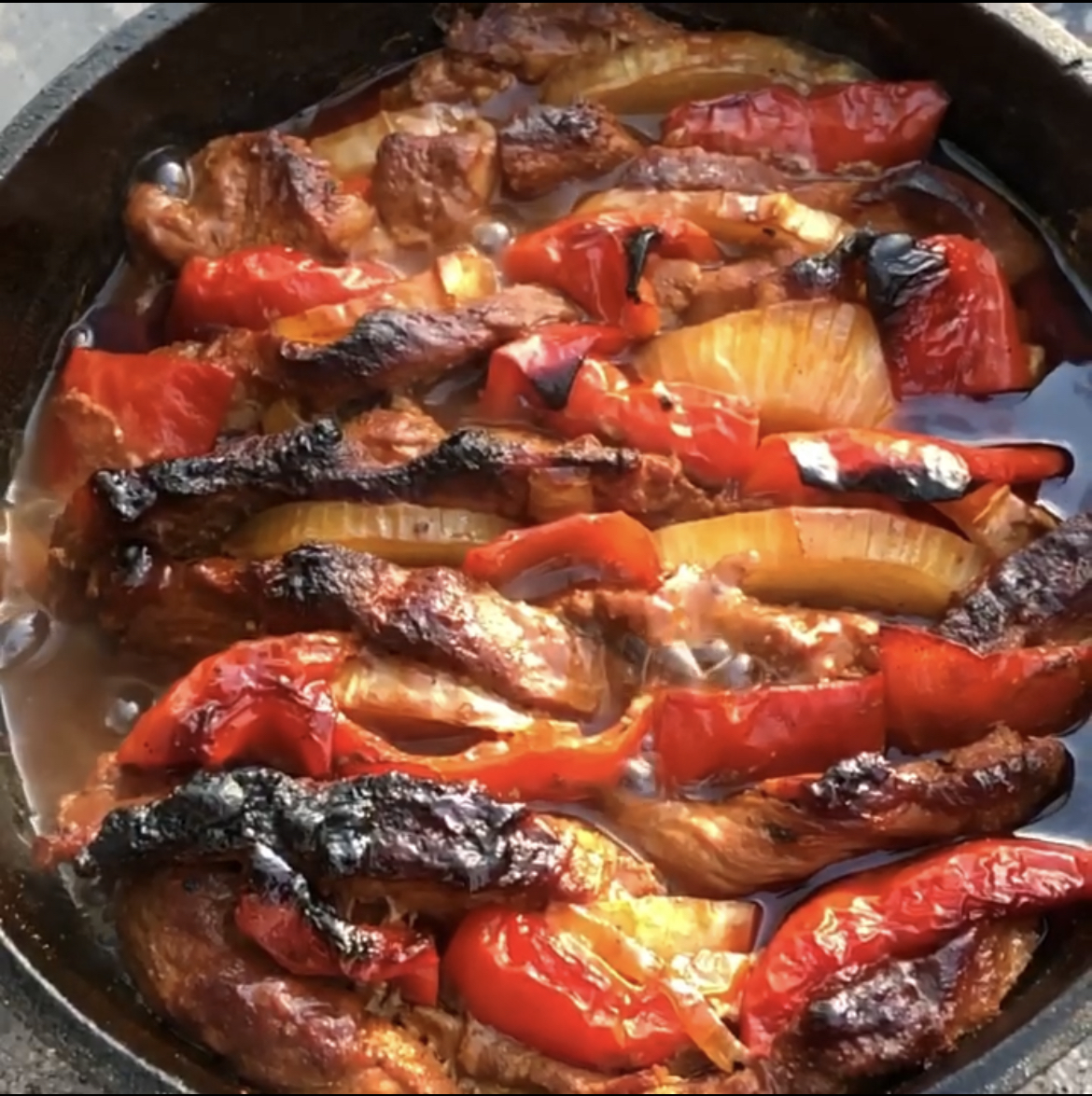 Schichtfleisch aus dem Dutch Oven