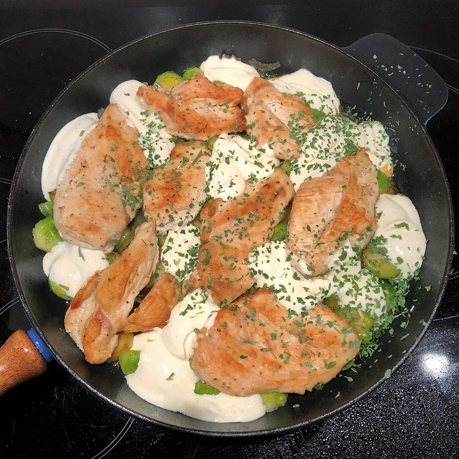 Hähnchen-Rosenkohl-Pfanne